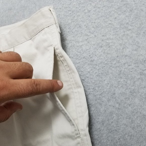Trader Bay‎ Shorts Mens 38 Off White Chino Casual Pockets Pleated Outdoor - Picture 4 of 10